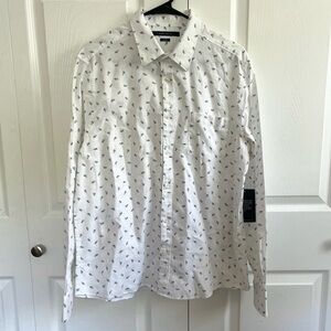 NWT Perry Ellis White Dress Shirt with Blue Pattern